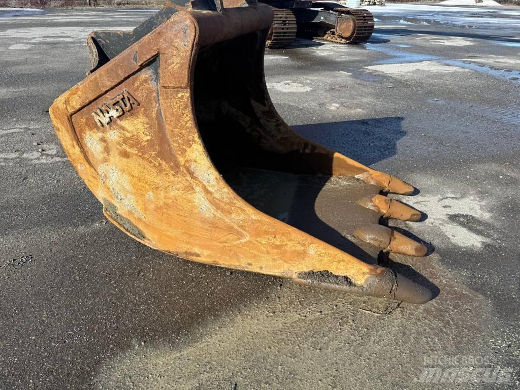 Hitachi ZX 225 US 大型油圧ショベル12t以上（パワーショベル・ユンボ）