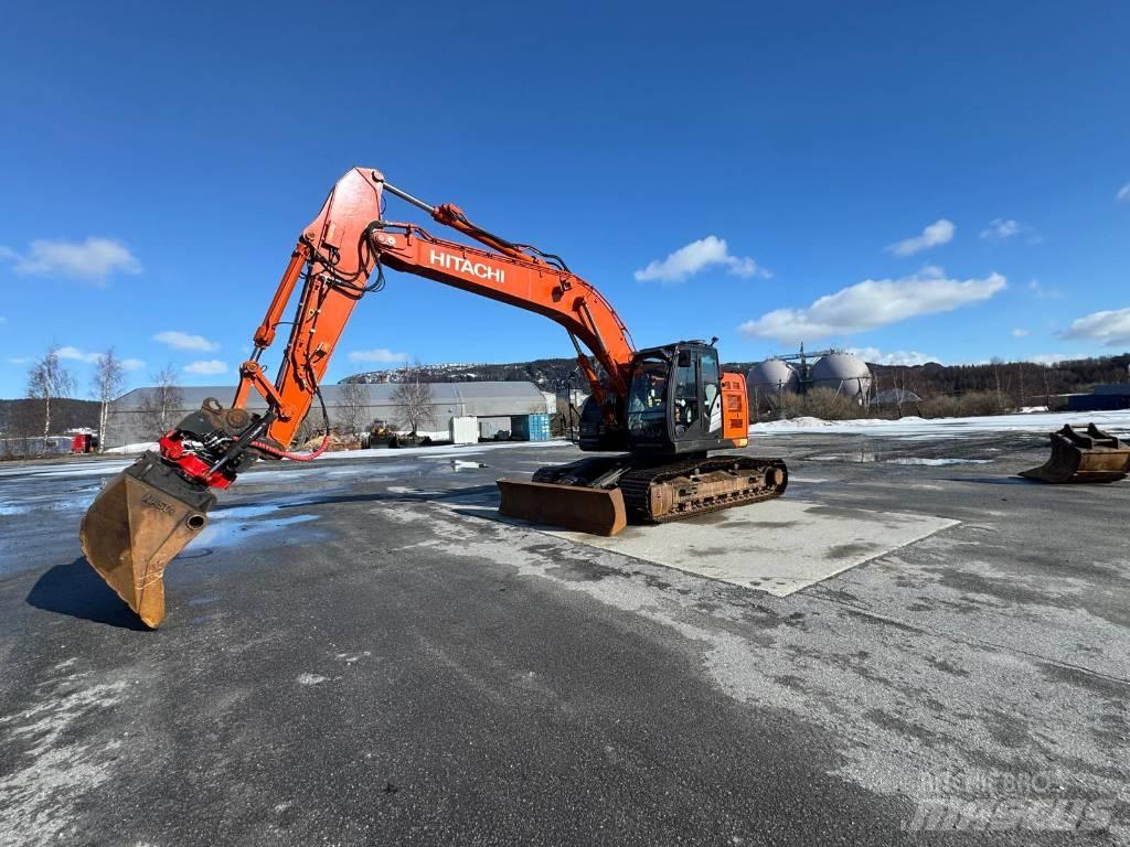 Hitachi ZX 225 US 大型油圧ショベル12t以上（パワーショベル・ユンボ）