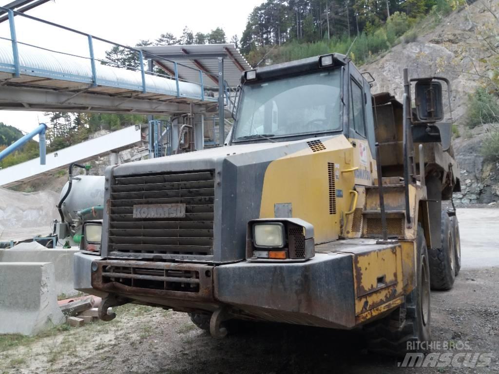 Komatsu HM 300-2 アーティキュレート式ダンプトラック