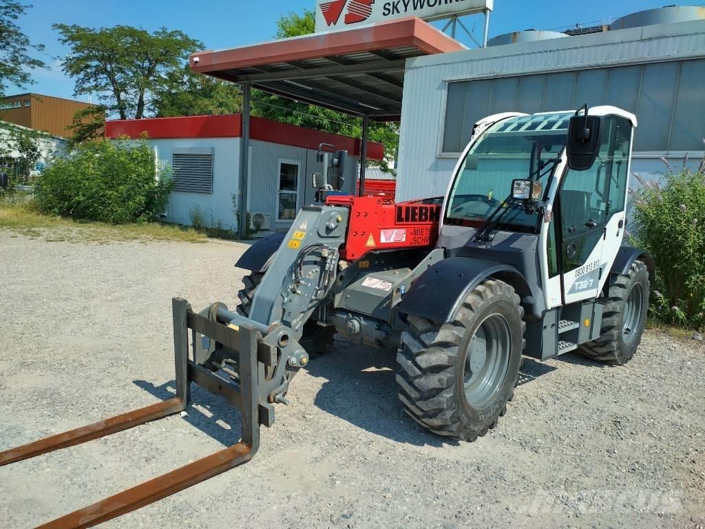 Liebherr T 32-7 テレスコーピックハンドラー