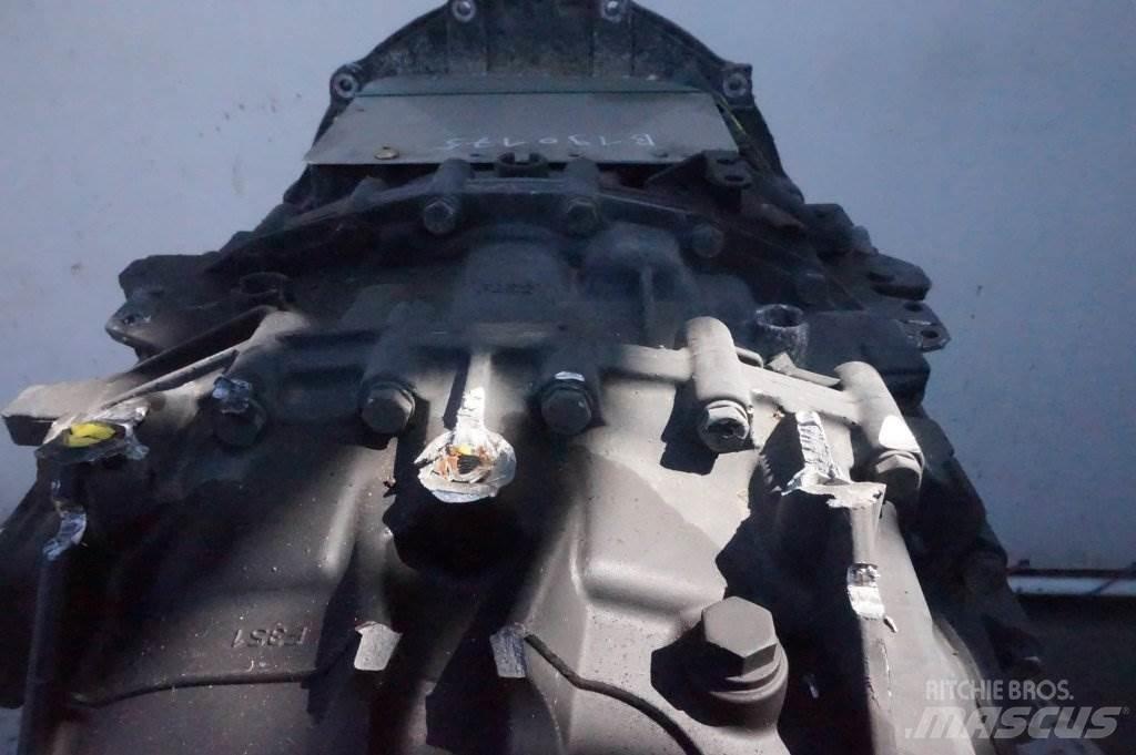 ZF 12AS2131TD+INT3 ギアボックス