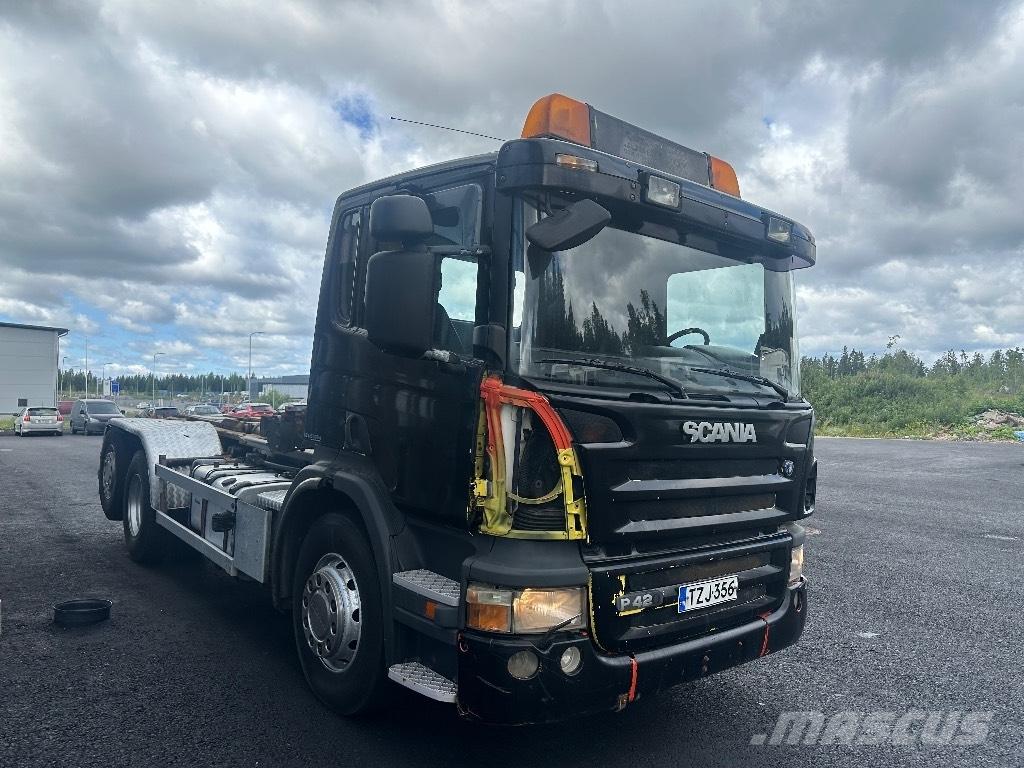 Scania P420 6x2*4 アームロール