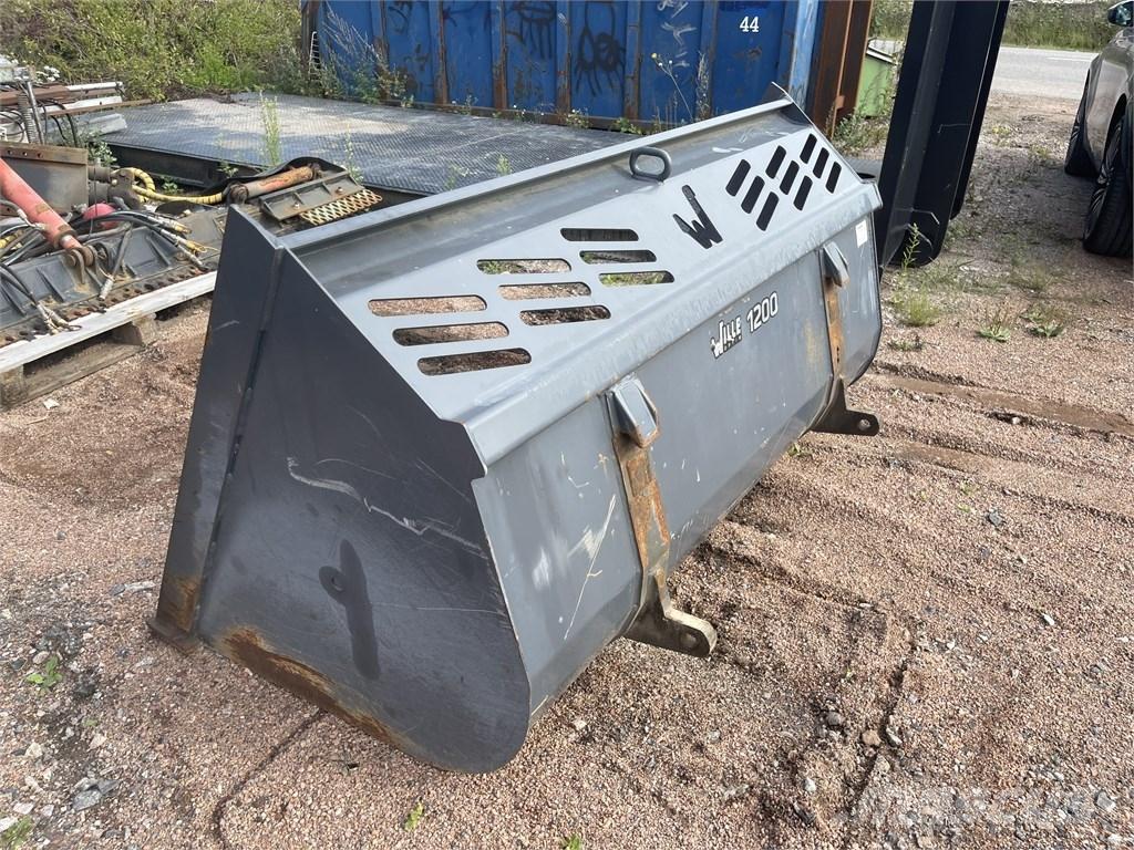  Vilakone Lumikauha 小型トラクター　アタッチメント
