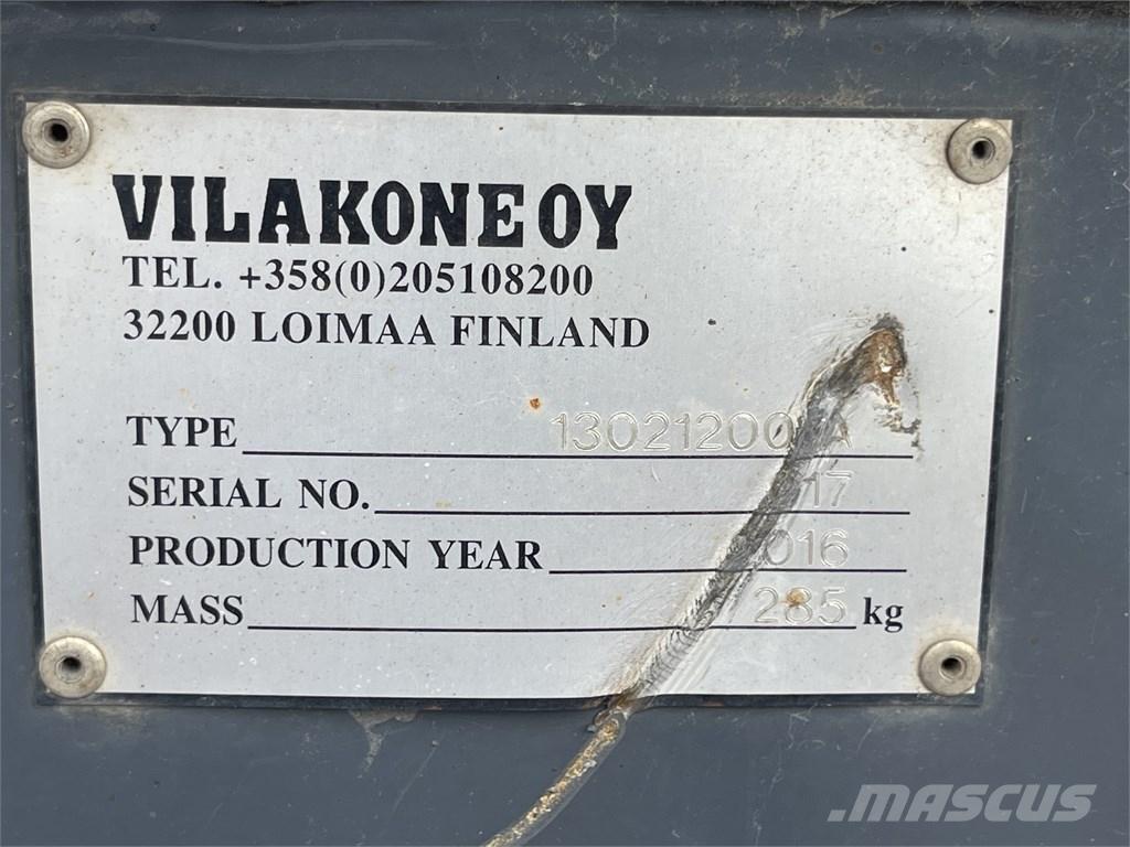  Vilakone Lumikauha 小型トラクター　アタッチメント