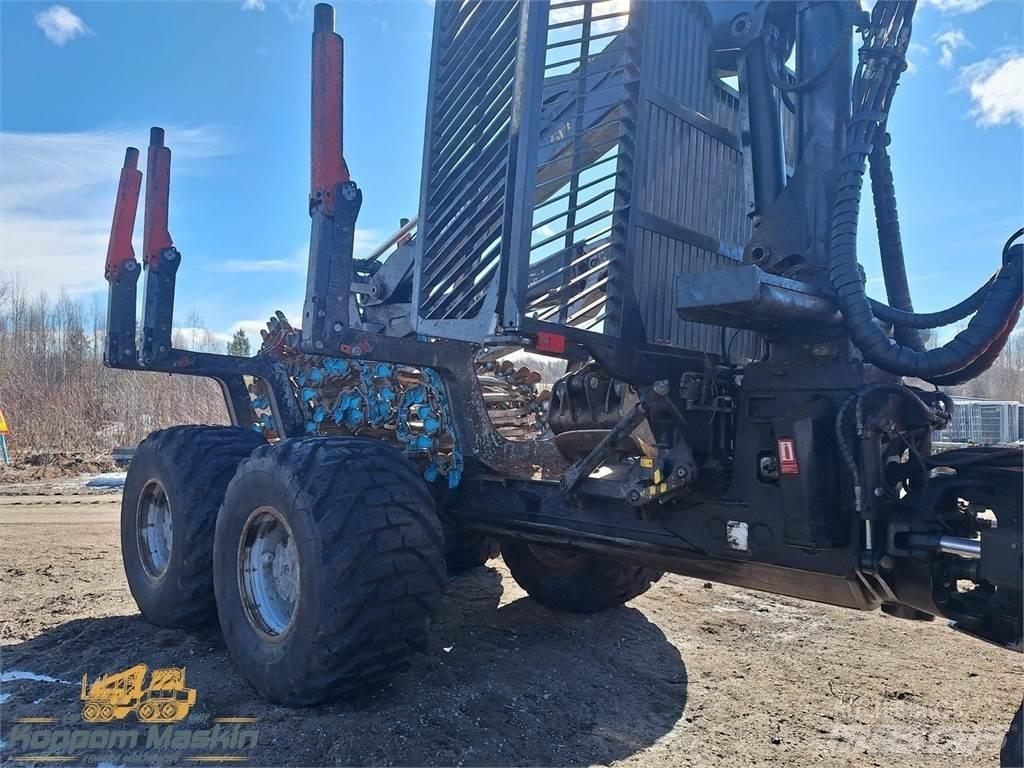 Komatsu 895 ハーベスター