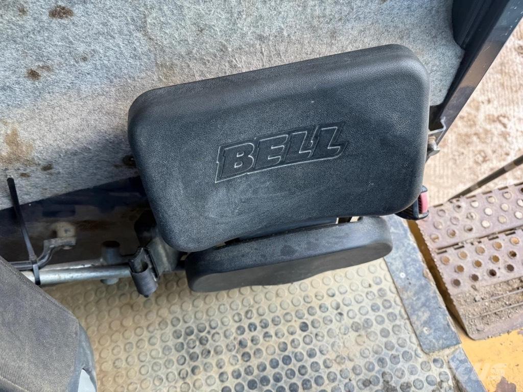 Bell B30 E アーティキュレート式ダンプトラック