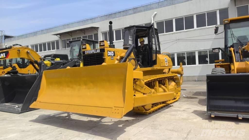 CAT D 6 D ブルドーザー
