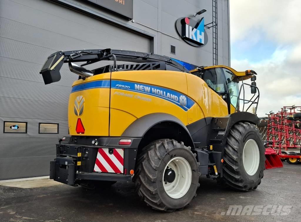 New Holland FR 920 自走式フォレージハーベスター