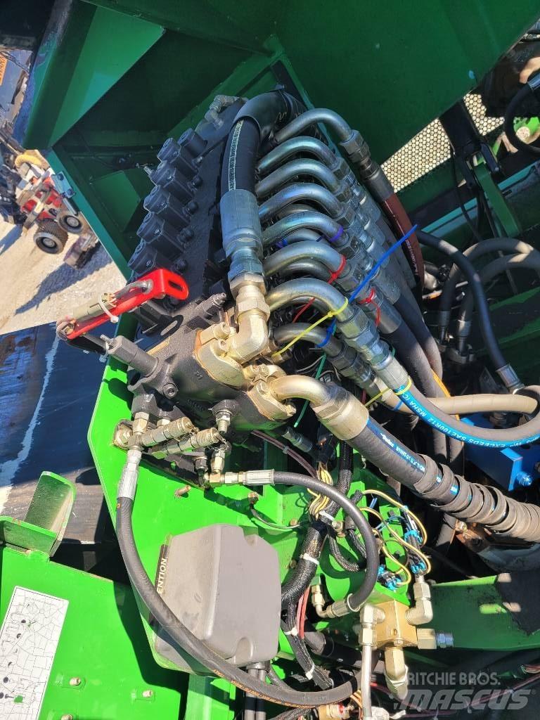 John Deere 853 フェラーバンチャー