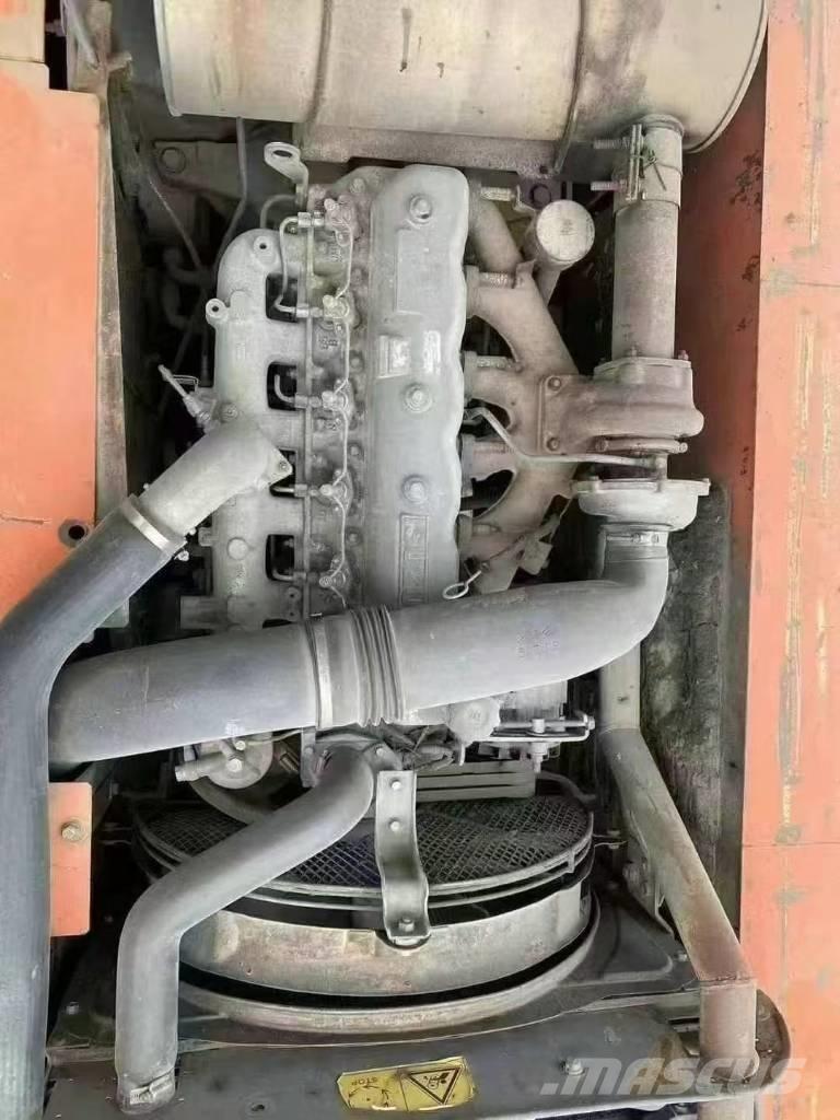 Hitachi ZX240 大型油圧ショベル12t以上（パワーショベル・ユンボ）
