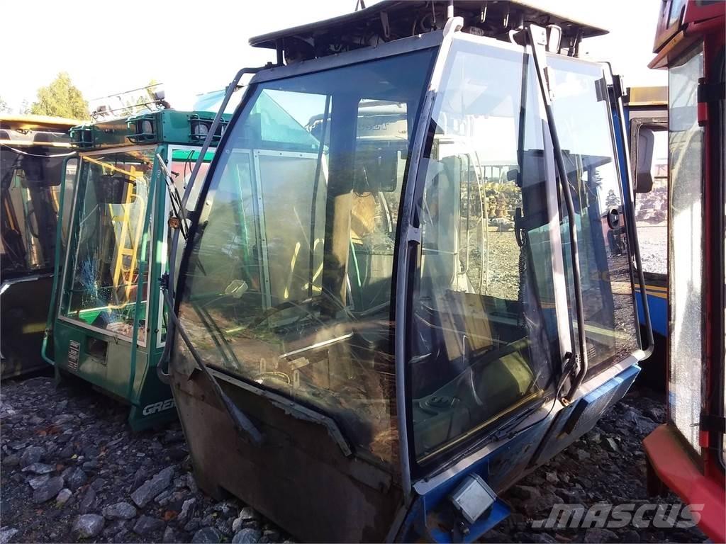 Rottne F18 キャビン及び内装