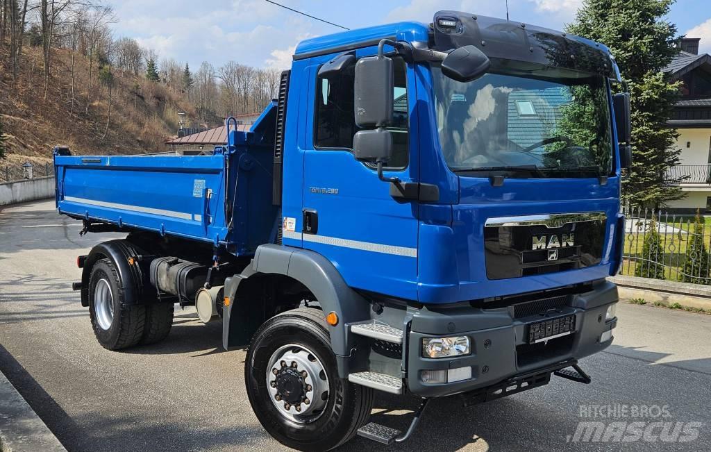MAN TGM 18.290 4X4 ダンプ