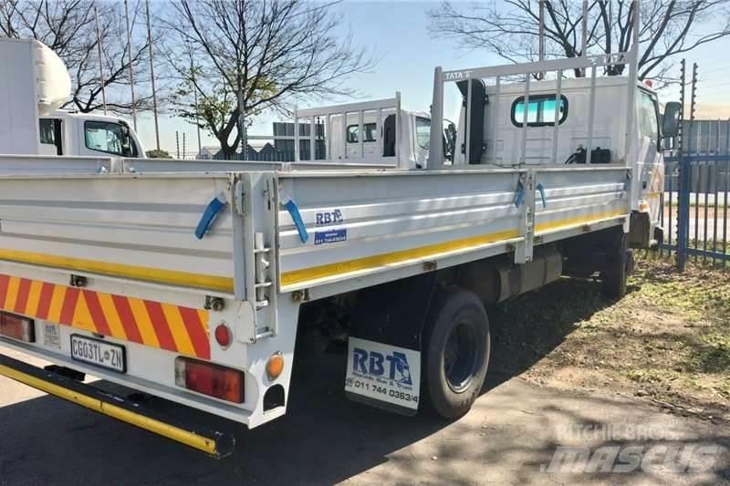 Tata LPT 813 その他トラック
