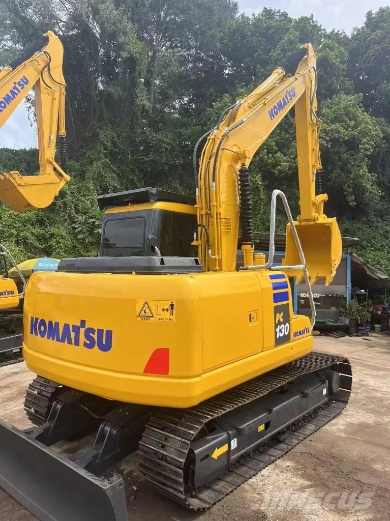 Komatsu PC 130-7 中型油圧ショベル 7ｔ-12ｔ（ユンボ・パワーショベル・バックホー）