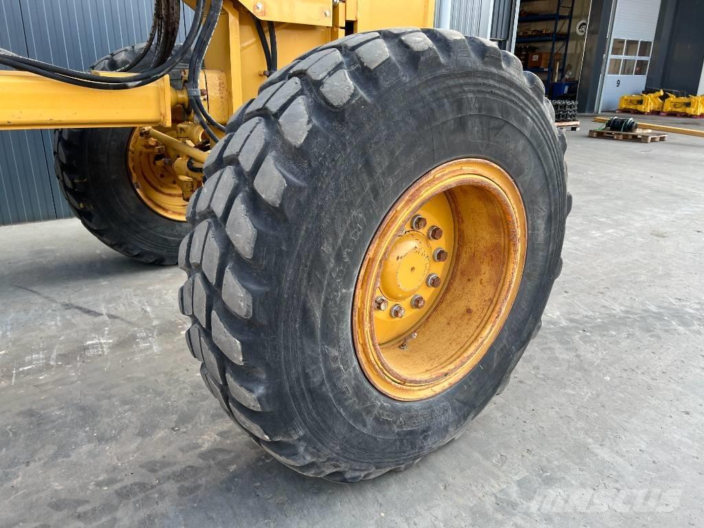 CAT 140K モーターグレーダー