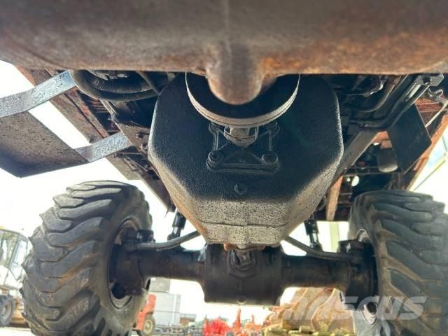 Kubota KH 16- W ホイール式油圧ショベル（パワーショベル・ユンボ・バックホー）