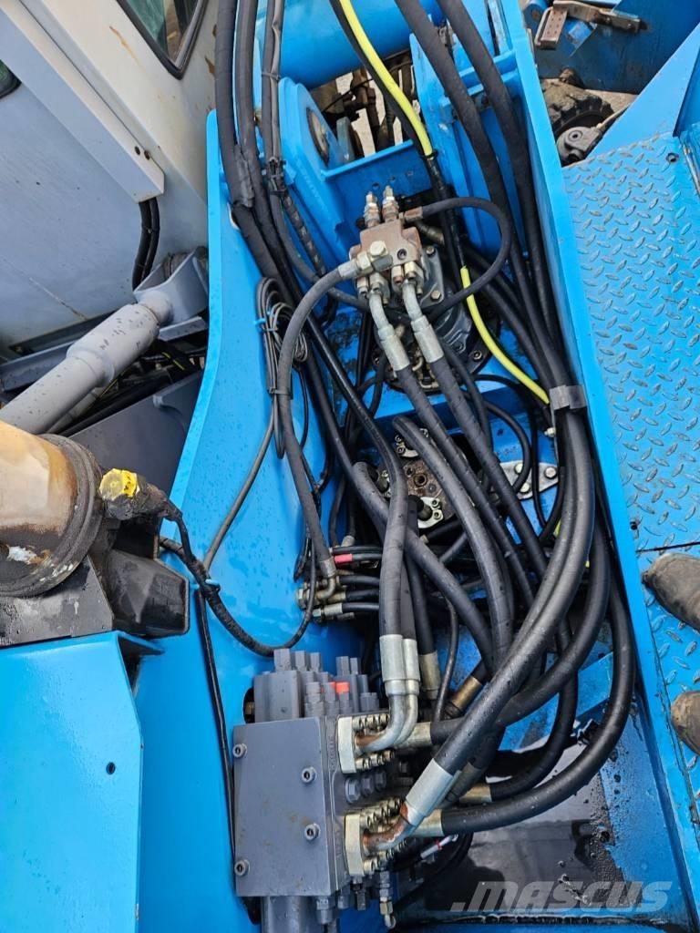 Fuchs MHL 320 D 廃棄物／工業産廃処理機