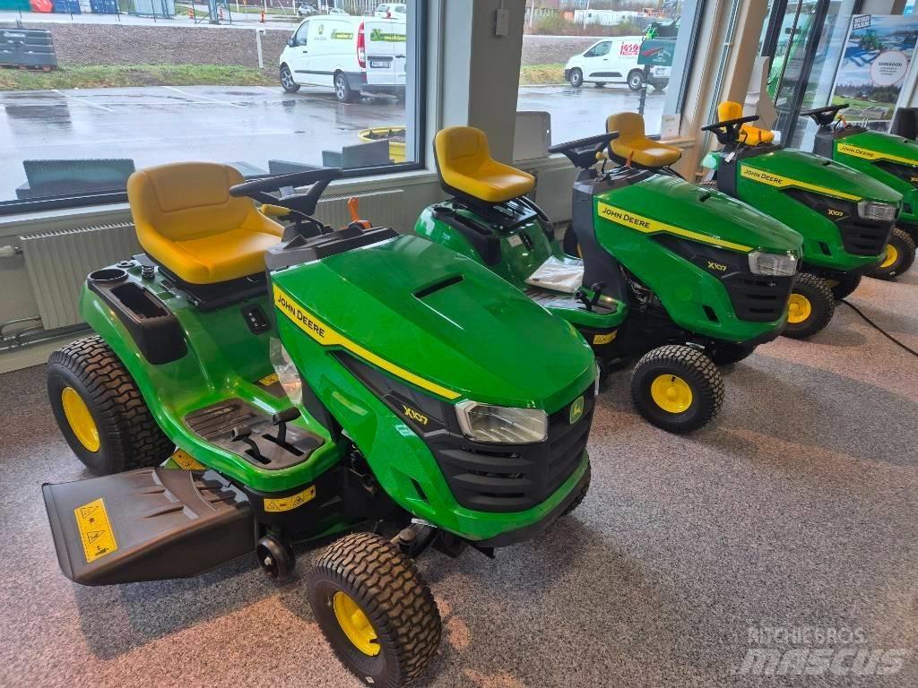 John Deere X 107 乗用・自走モア/芝刈り機