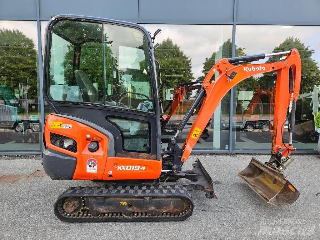Kubota KX 019-4 ミニ油圧ショベル 7t以下（ミニユンボ・ミニディガー）