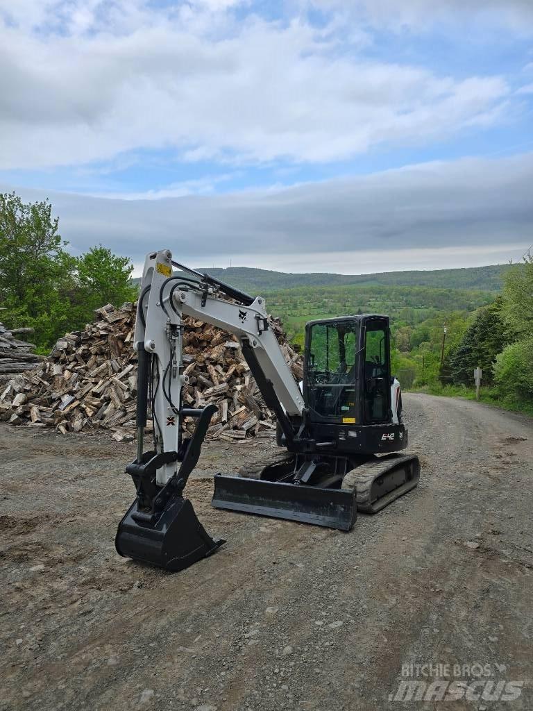 Bobcat E 42 ミニ油圧ショベル 7t以下（ミニユンボ・ミニディガー）