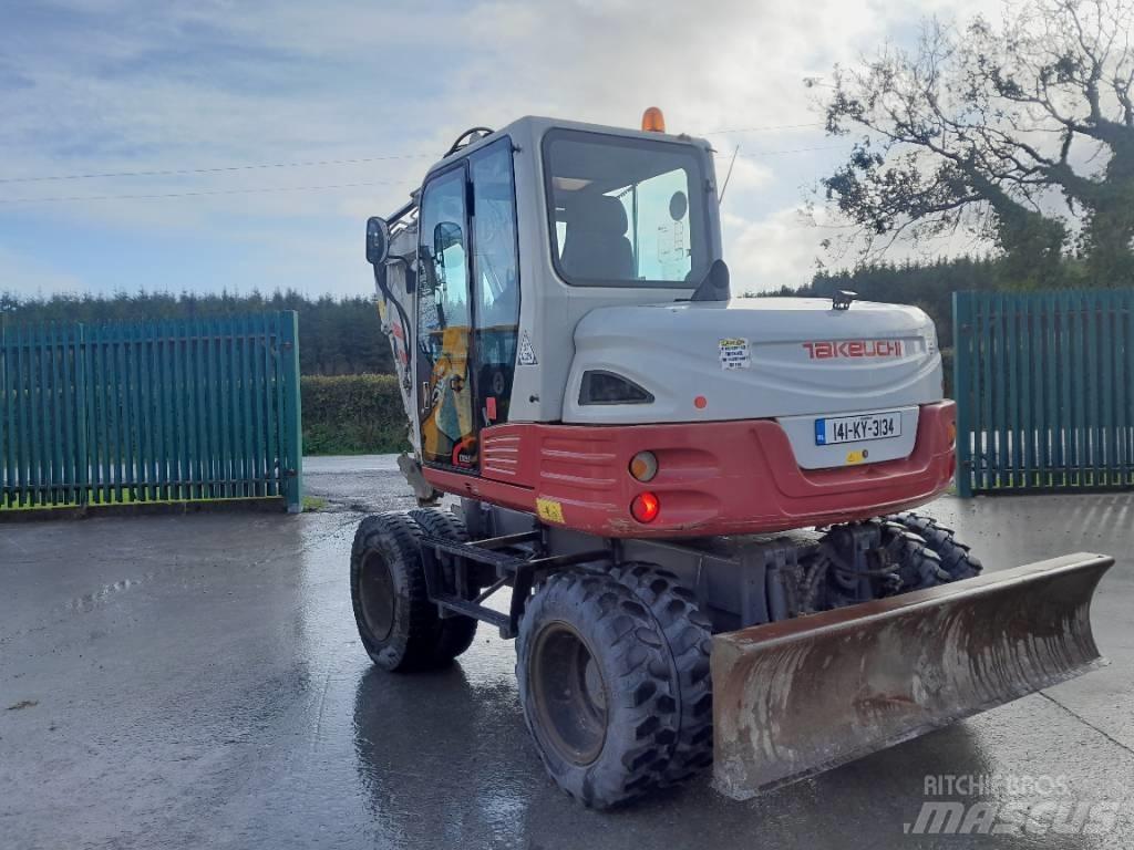 Takeuchi TB 295 W ホイール式油圧ショベル（パワーショベル・ユンボ・バックホー）