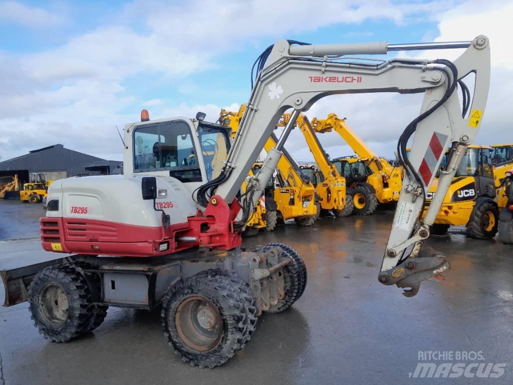 Takeuchi TB 295 W ホイール式油圧ショベル（パワーショベル・ユンボ・バックホー）