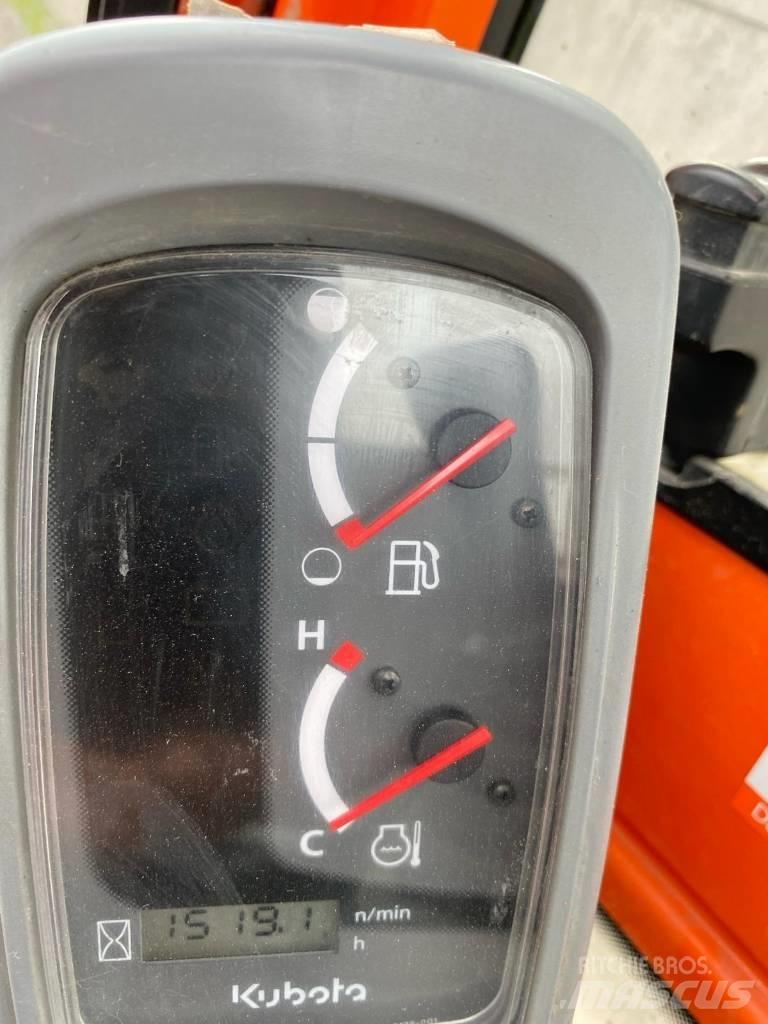 Kubota KX 016-4 ミニ油圧ショベル 7t以下（ミニユンボ・ミニディガー）