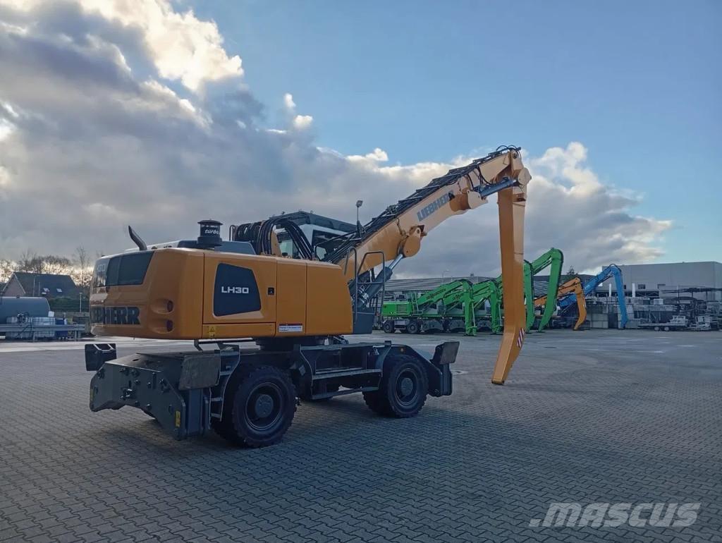 Liebherr LH30 廃棄物／工業産廃処理機