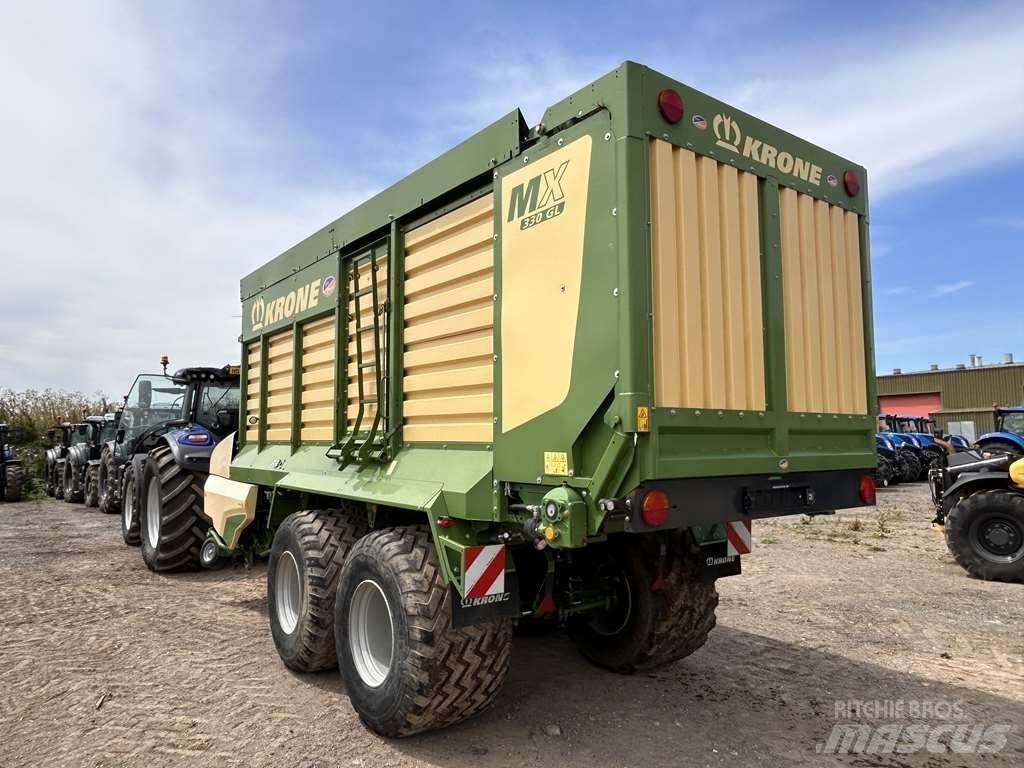 Krone MX 330 GL 自走式フォレージハーベスター