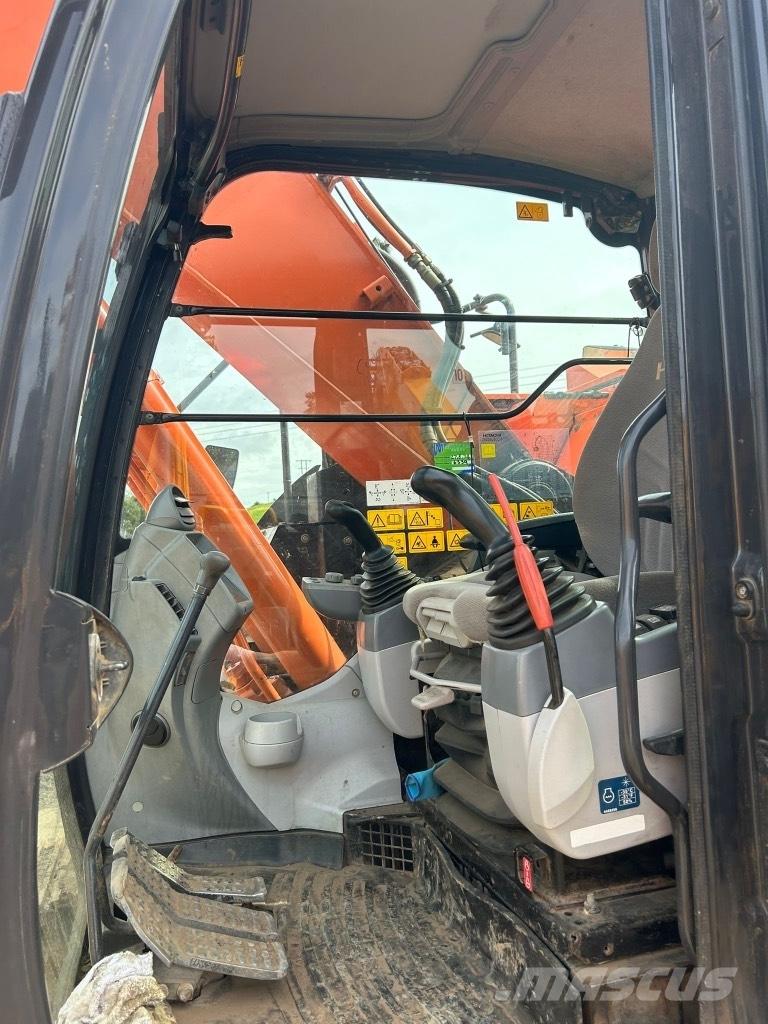 Hitachi ZX225 USLC-6 大型油圧ショベル12t以上（パワーショベル・ユンボ）
