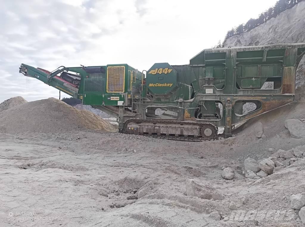 McCloskey J44 クラッシャー固定式
