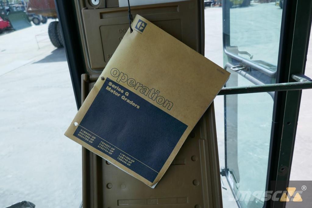 CAT 130G Ex-army モーターグレーダー