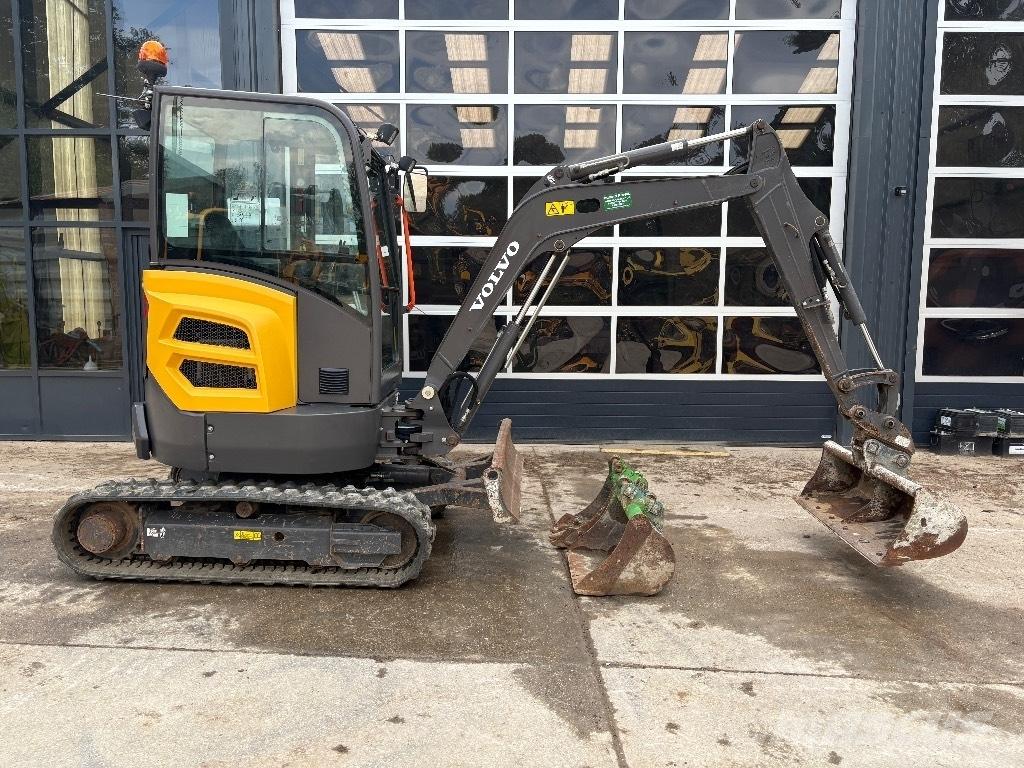 Volvo ECR 25 D ミニ油圧ショベル 7t以下（ミニユンボ・ミニディガー）