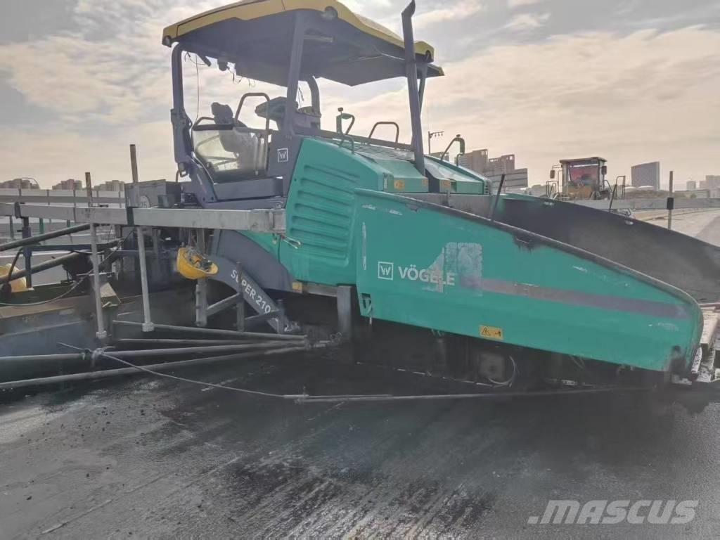 Vögele 2100 アスファルトフィニッシャ