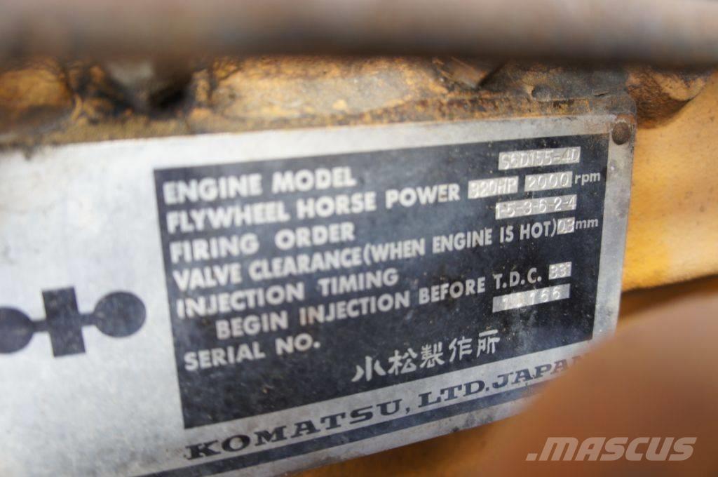 Komatsu D 155 A-1 ブルドーザー