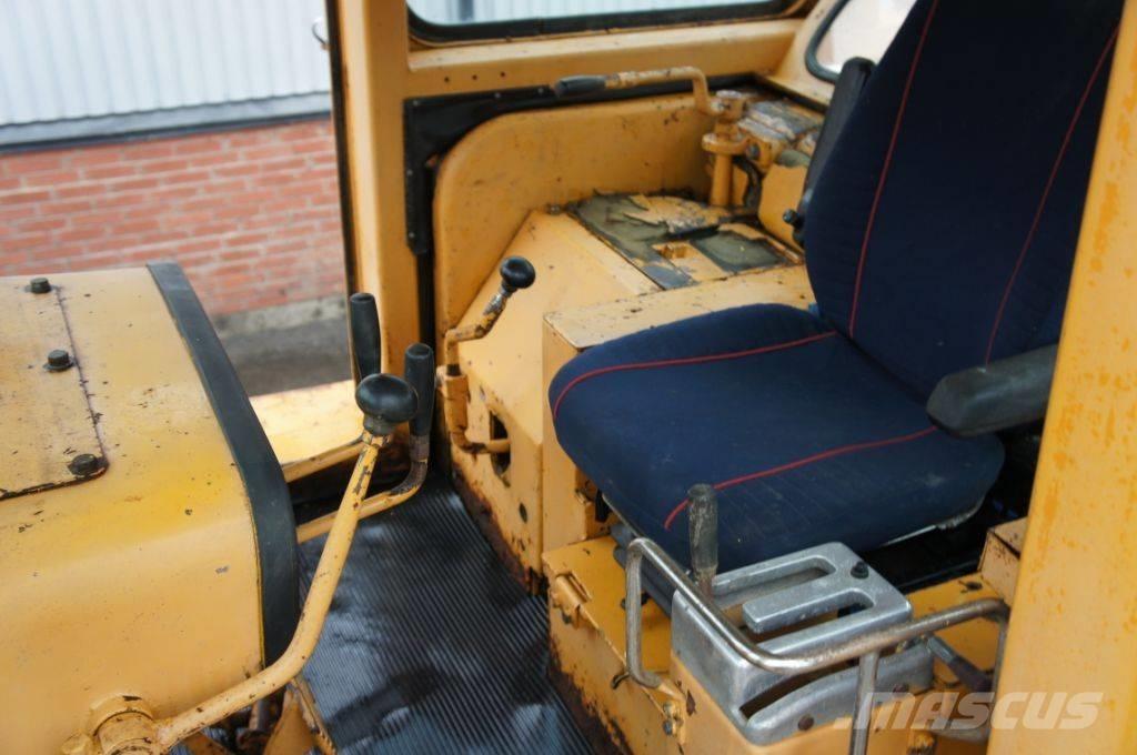 Komatsu D 155 A-1 ブルドーザー