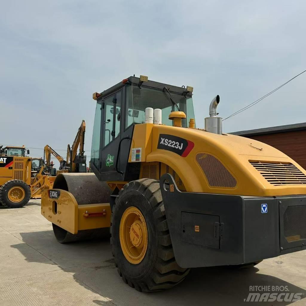 XCMG XS 223 J 振動ローラ