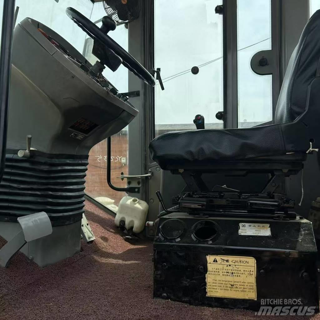 XCMG XS 223 J 振動ローラ