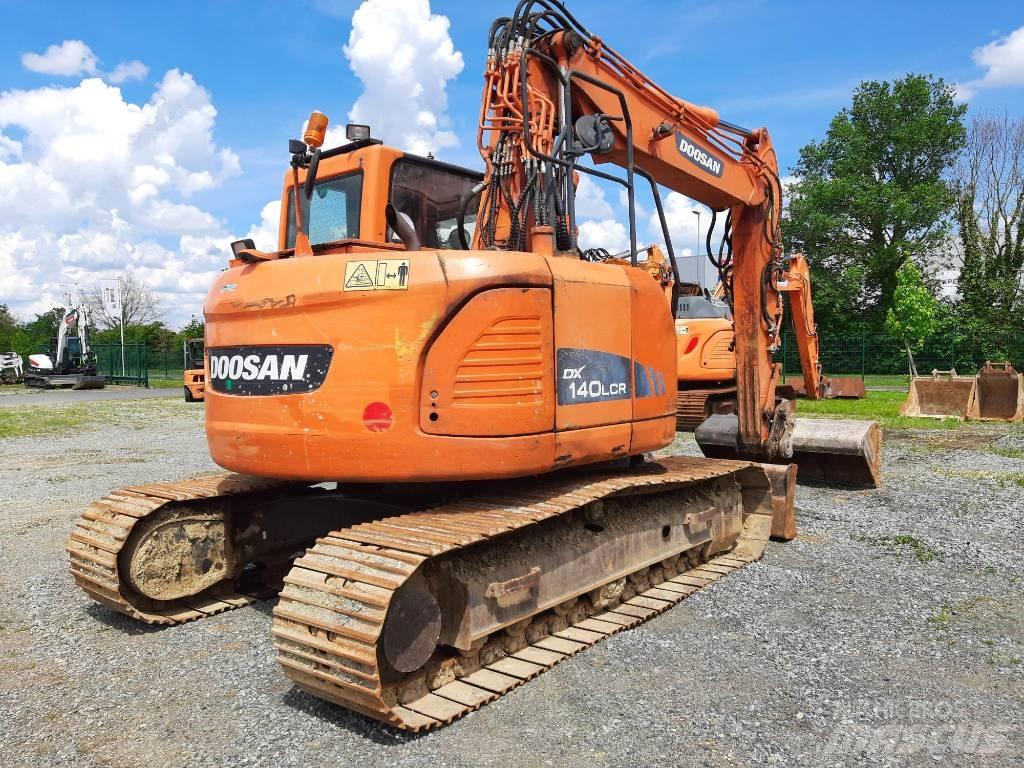 Doosan DX 140 LCR-3 大型油圧ショベル12t以上（パワーショベル・ユンボ）