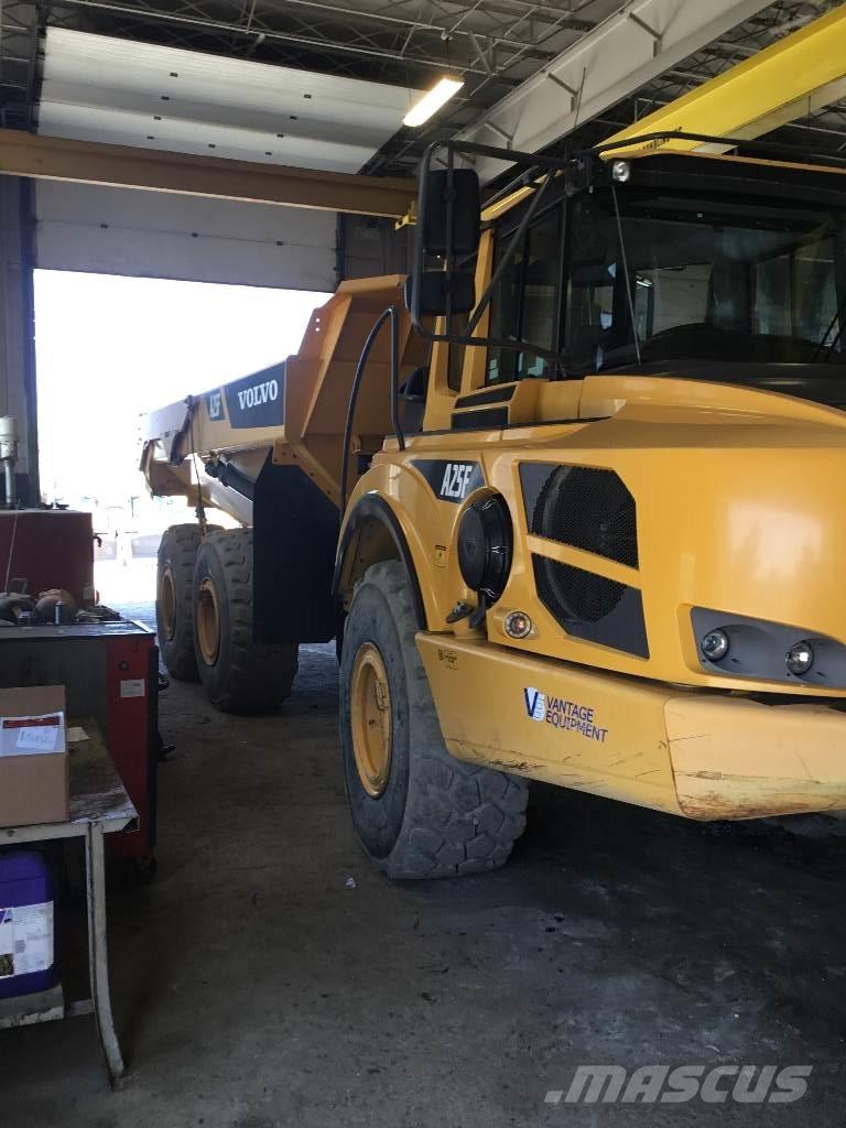 Volvo A 25 F アーティキュレート式ダンプトラック