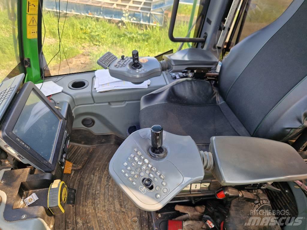 John Deere 1170E ハーベスター
