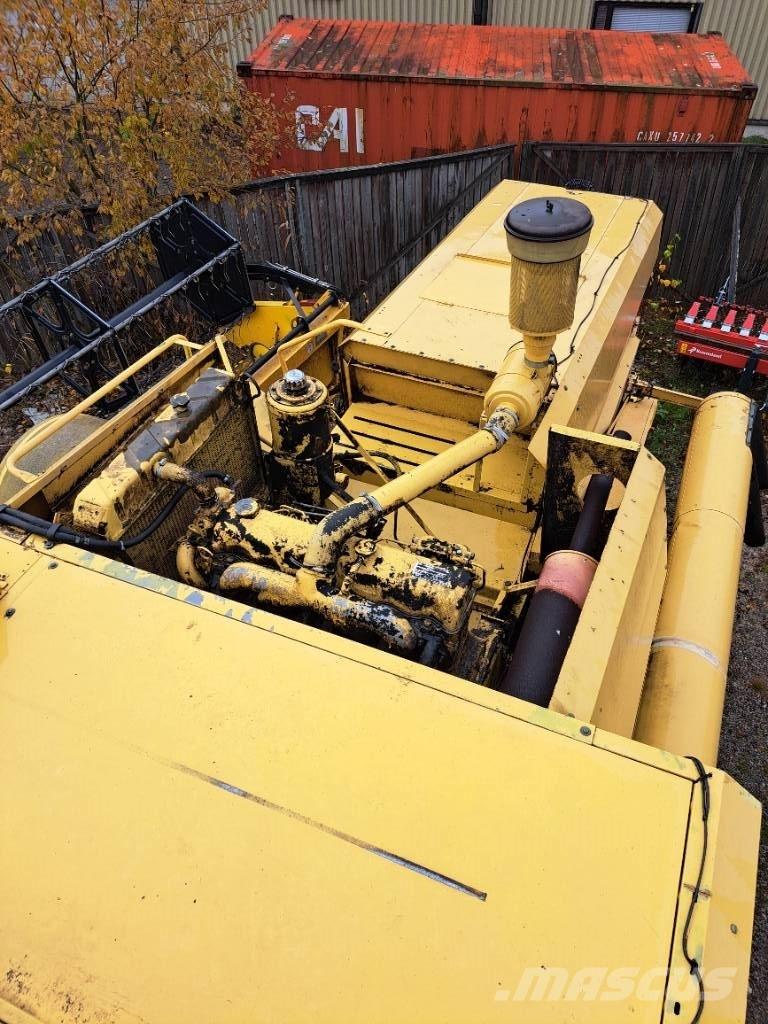 New Holland 8030H コンバイン