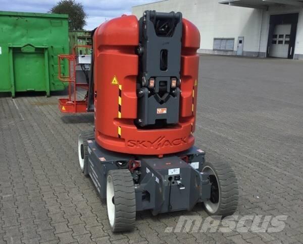 SkyJack SJ 30 ARJE ブームリフト　屈伸型