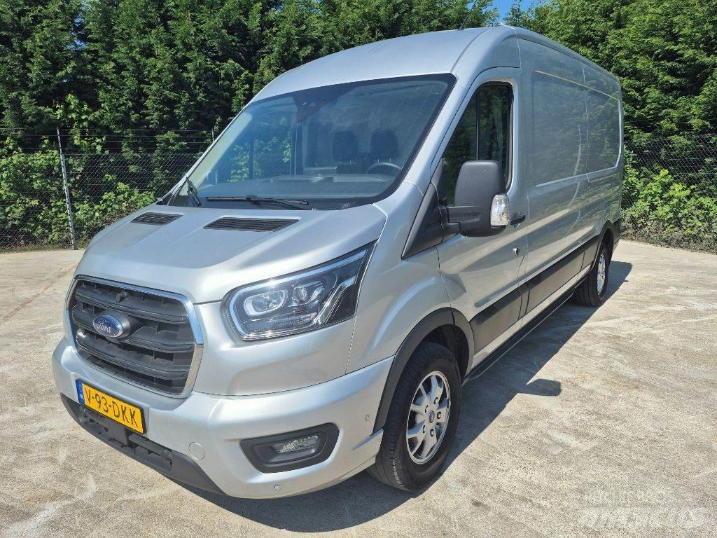 Ford Transit パネルバン