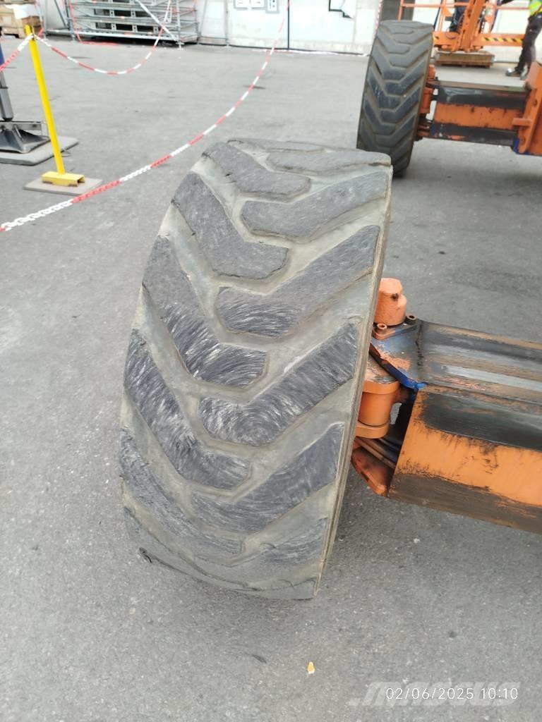 JLG 1250 AJP ブームリフト　屈伸型