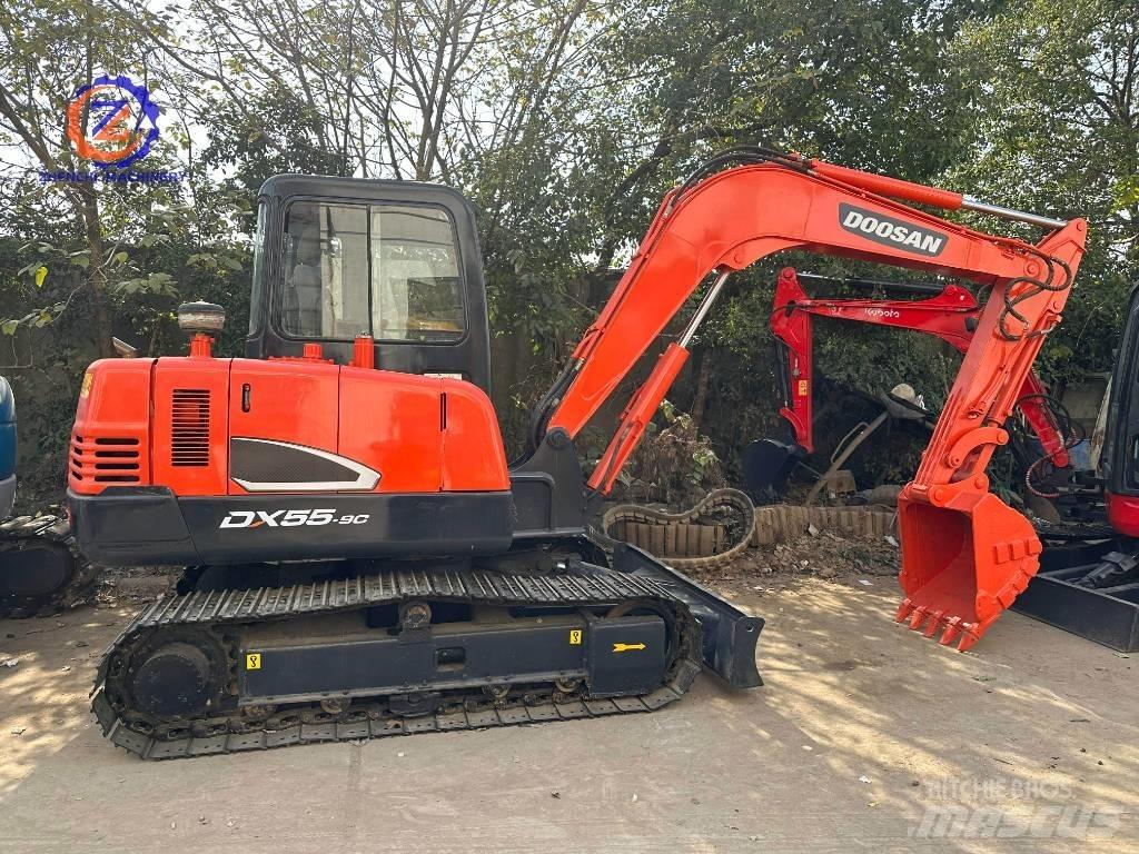 Doosan 55 ミニ油圧ショベル 7t以下（ミニユンボ・ミニディガー）