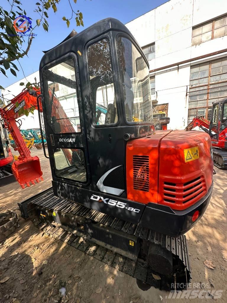 Doosan 55 ミニ油圧ショベル 7t以下（ミニユンボ・ミニディガー）