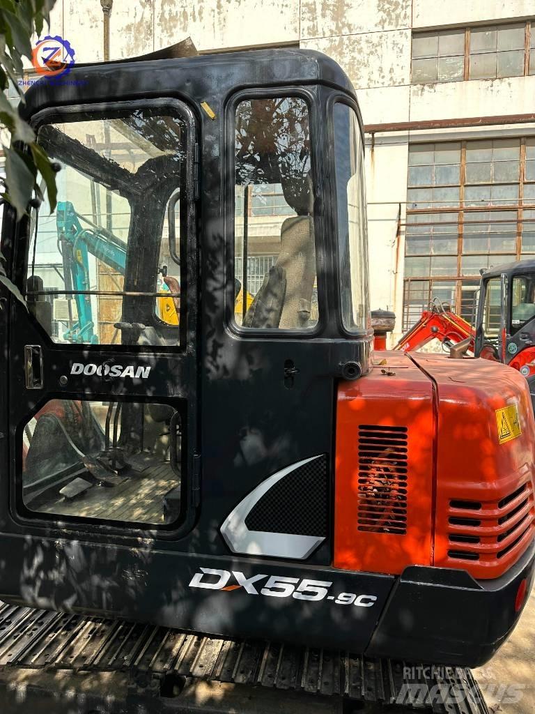 Doosan 55 ミニ油圧ショベル 7t以下（ミニユンボ・ミニディガー）