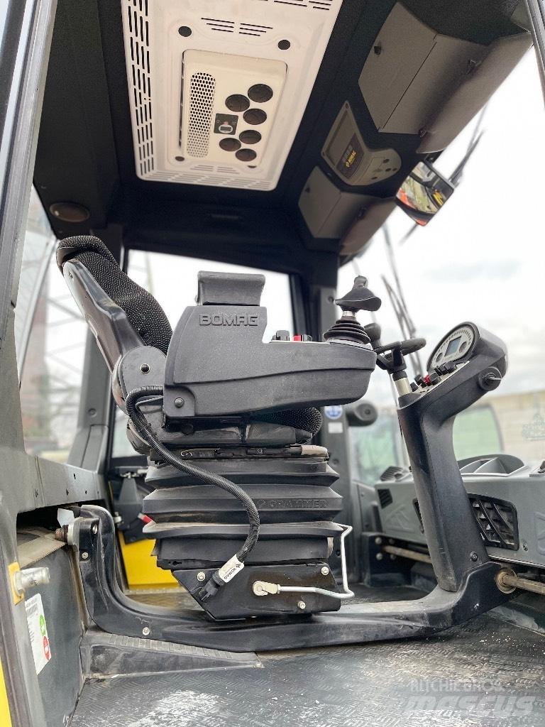 Bomag 161AD-5 タンデムローラ
