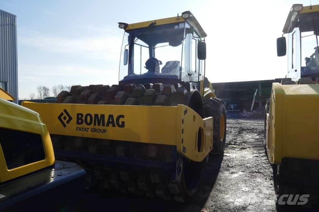 Bomag BW 213 PDH-5 ソイルコンパクター